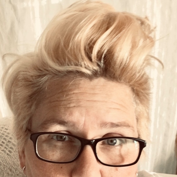 Meet your Posher, Veronica - Picture 1 of 1